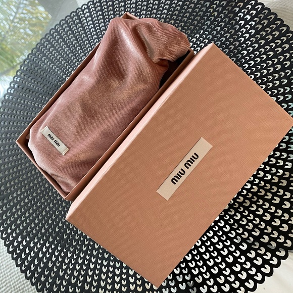 New with tags Miu Miu Cat Eye Sunglasses - Picture 4 of 5